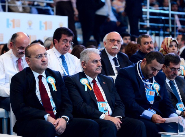 AK Parti'nin Ağır Topları MKYK'ya Giremedi