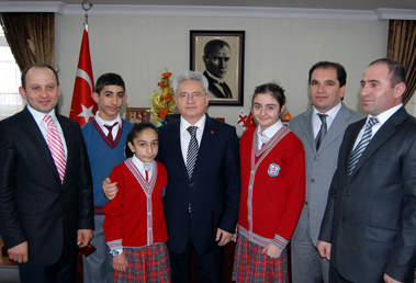 Kutlu Doğum&#8217;da dereceye girenlere ödül verildi