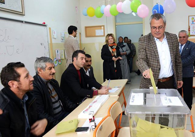 1 Kasım seçimlerinde en çok Vali Deniz çalıştı