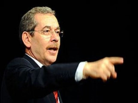 Eski Bakan Şener: "Bakanlığı bırakma nedenim WikiLeaks'te"