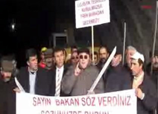 CHP'liler, Bakan Binali Yıldırım'a kılıç çekti