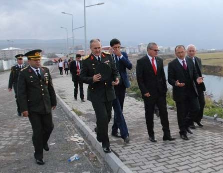 Başkan Köksoy, Vali Deniz'e yatırımları gezdirdi