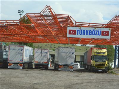 Elektrik Kesintisi Gümrük Kapısını Felç Ediyor