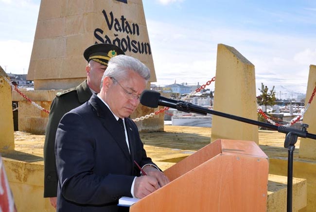 Çanakkale Şehitleri: &#8220;Şu Boğaz Harbi Nedir? Var mı ki dünyada eşi?&#8221;