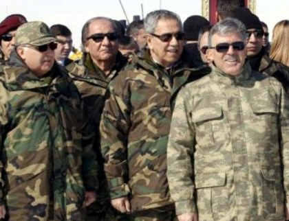 Başkomutan Cumhurbaşkanı Gül, Sahaya İndi
