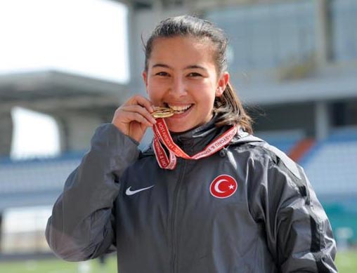 Milli sporcumuz yoluna devam ediyor