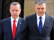 Abdullah Gül&#8217;ün masa altı hamlesi