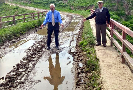 İstikrar sürsün, Yalnızçamlılar çamurda kalsın