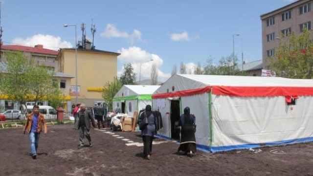 Ardahan'da fakir öğrenciler için kermes açıldı