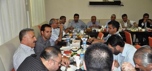 Kars'ın AKP'lileri İftarda, Ardahan'ın AKP'lileri Nerede?