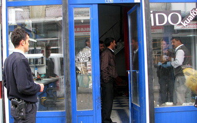 Göle'de kuyumcu soygununu Polisi önledi