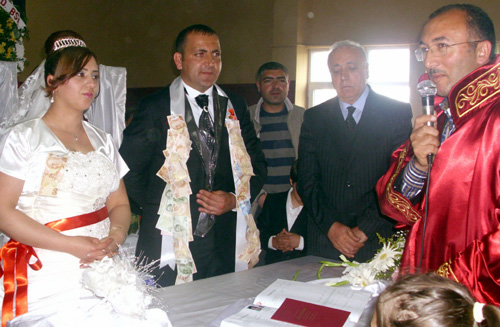 Akpınar ve Eryat'ların mutlu günü