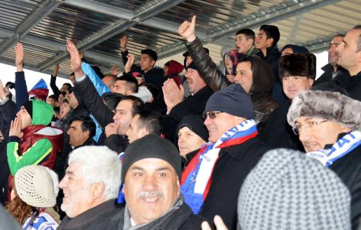 Vali Denizden Serhat Spora tebrik mesajı