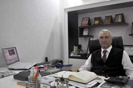 Talat Osmanoğlu'ndan Öğrencilere yardım