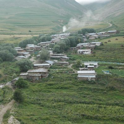 Bilbilan Yaylası'nda Ziyaretçiler Sobayla Isınıyor