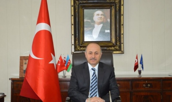 Vali Azizoğlu'ndan öğretmenler Günü Mesajı