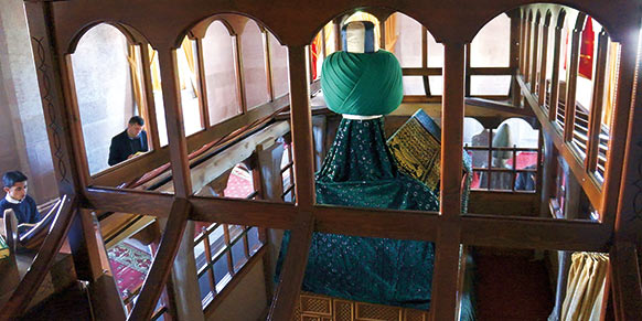 Bir hüzün denizi, bir şehriyâr Harakani