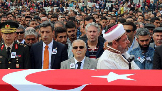 CHP'li Öztürk Yılmaz'dan AK Parti'ye eleştiri!