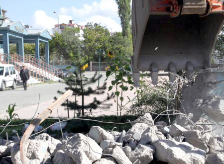 Ardahan Valiliğin Bahçesi Halka Açıldı