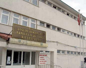 Yeni Hastanenin açılışı şimdi de kanalizasyona takıldı
