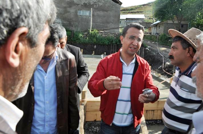 Kaymakam Özdemire vatandaşlardan büyük ilgi!