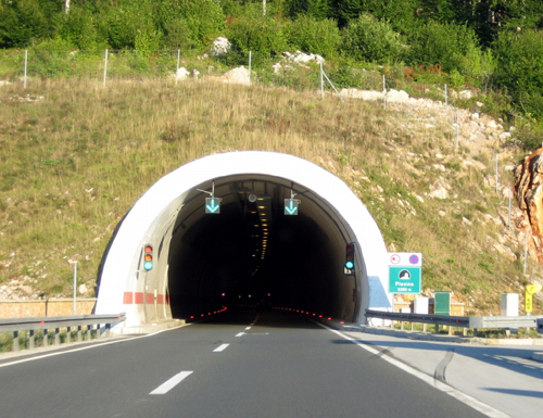 Mozeret Tüneli'nin ihalesi yapıldı