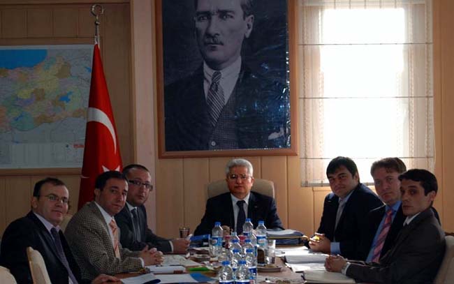 Vali Tekmen&#8217;den değerlendirme toplantısı
