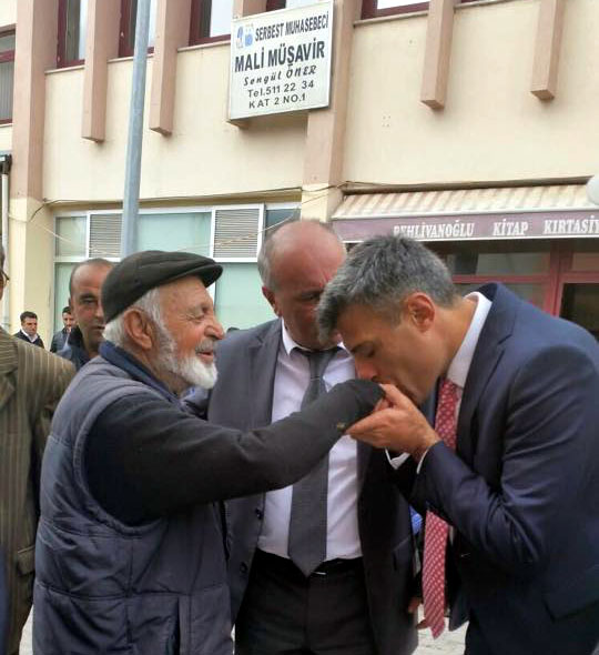 Büyükelçi Öztürk Yılmaz, mezardan çıkıp geldim