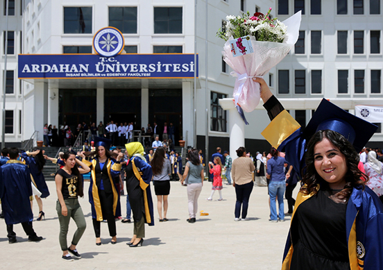 41 üniversitede, emeklilik yaşı 75 oldu