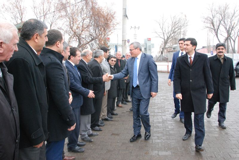 Vali Deniz'den Göle'ye çıkarma!