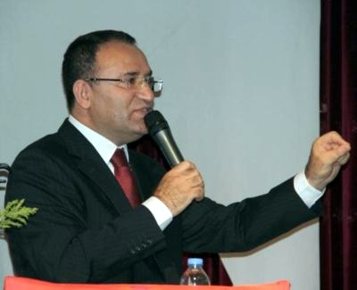 Bekir Bozdağ'dan Ensar Öğüt'e Cemevi Yanıtı