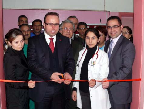 Komşunun çalışıyor bizimkiler kavga çıkarıyor!