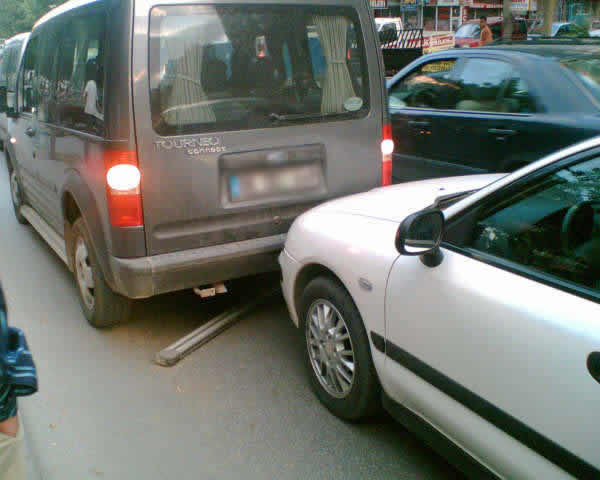 Göle'de Trafik Kazası: 1 Ölü