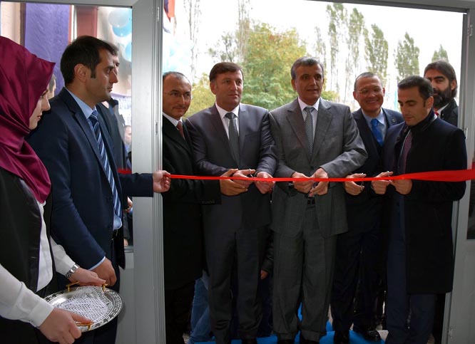 Posof Meslek Yüksekokuluna davul-zurnalı açılış