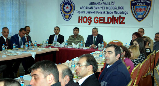 Huzur kenti Ardahanda huzur toplantısı