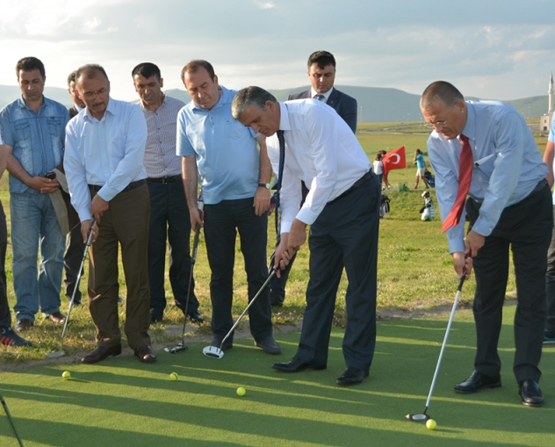 Golfçüler Ardahan'da Üniversitesinde kamp yaptı