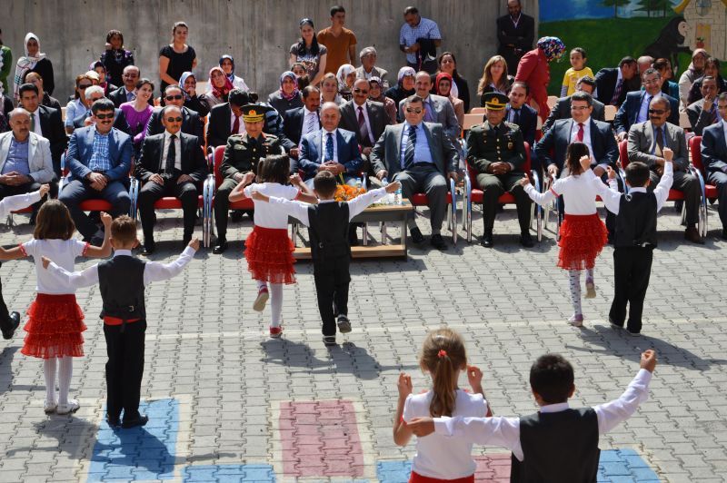 Ardahan'da İlk Ders Zili Çaldı