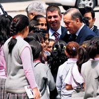 BAŞBAKAN ERDOĞAN:Manşetle gelen manşetle gider
