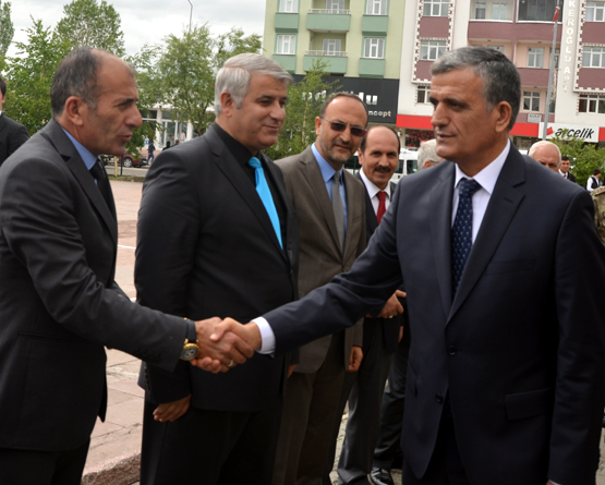 Ardahan'ın yeni Valisi İbrahim Özefe göreve başladı