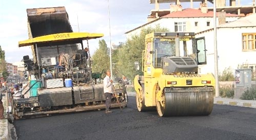 Ardahan'da Yollar Sıcak Asfaltla Tanıştı