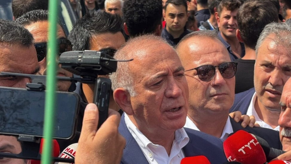 Ardahanlı Gürsel Tekin: Cesaret mi, Çelişki mi?