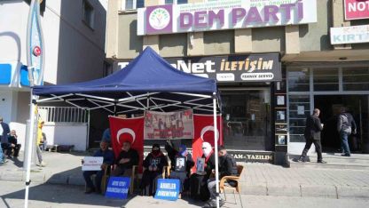 Muş’ta annelerin evlat nöbeti devam ediyor
