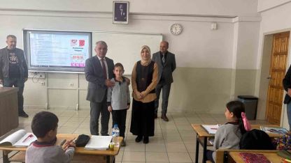 Hayat kurtaran öğretmene İlçe Milli Eğitim Müdüründen tebrik