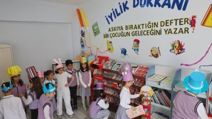Ağrı’da "Askıda Kırtasiye" projesiyle öğrenciler iyiliği paylaşıyor
