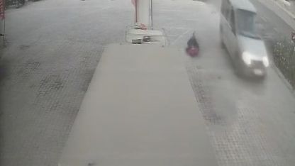 Eniştesine araçla çarpıp kaçtı: O anlar kameraya yansıdı