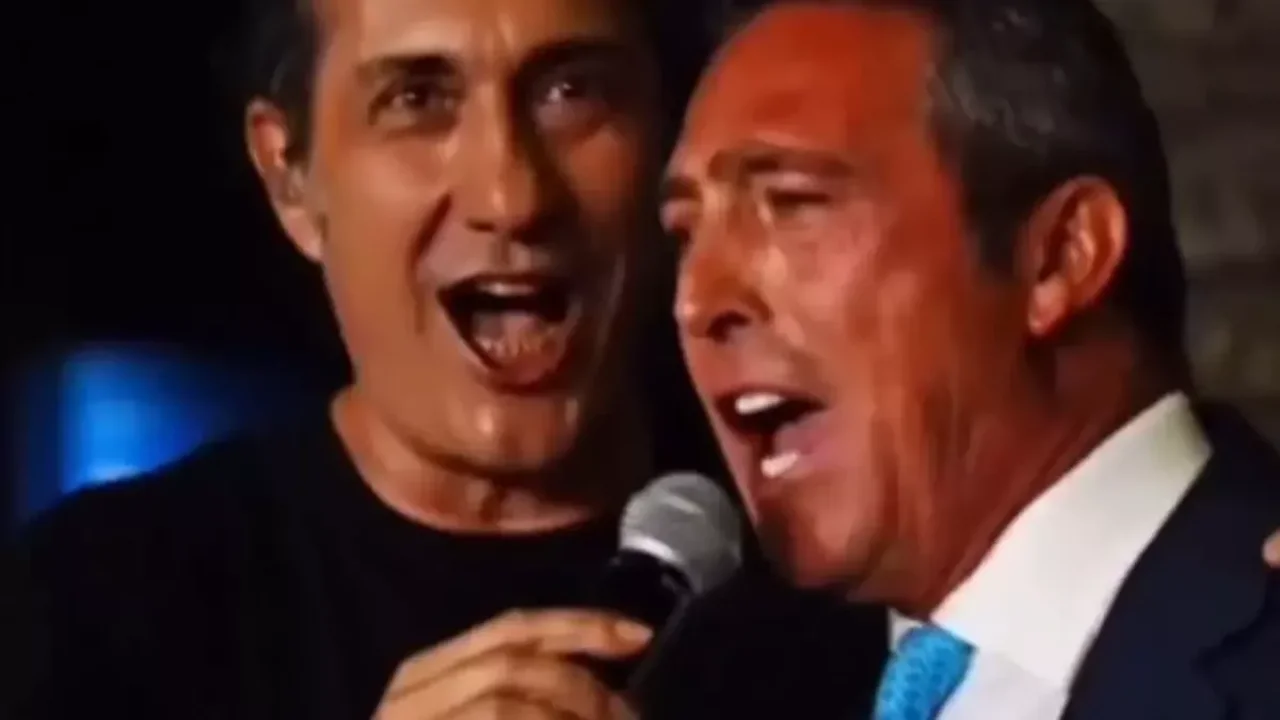 Ali Koç'tan İzmir Marşı performansı