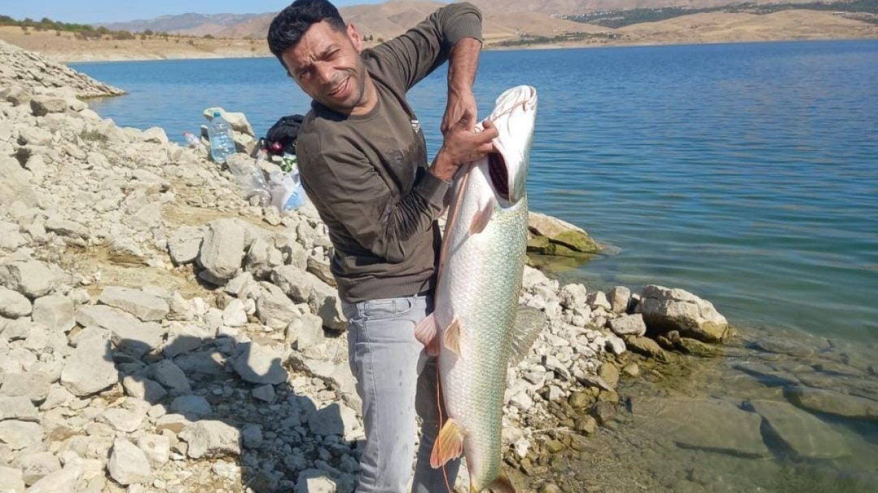 Amatör balıkçı 22 kiloluk turna yakaladı