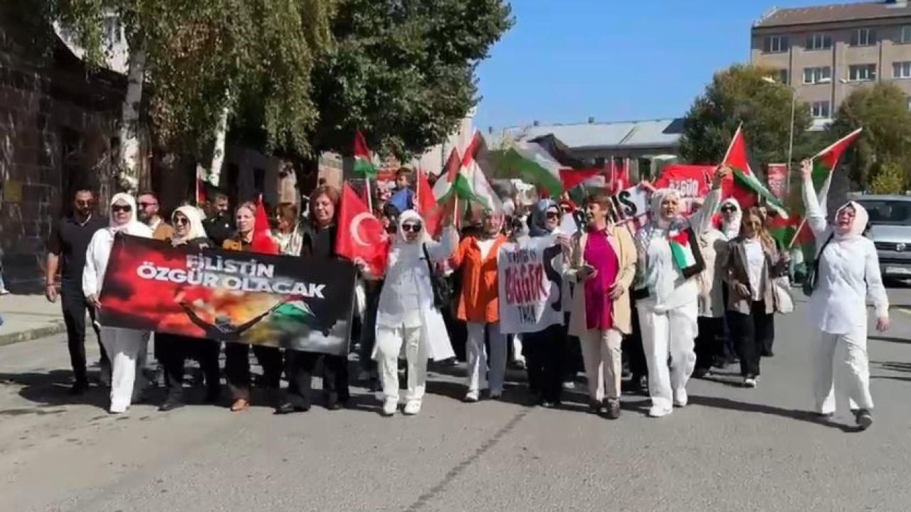 Ardahan&#039;da kadınlar Filistin için yürüdü
