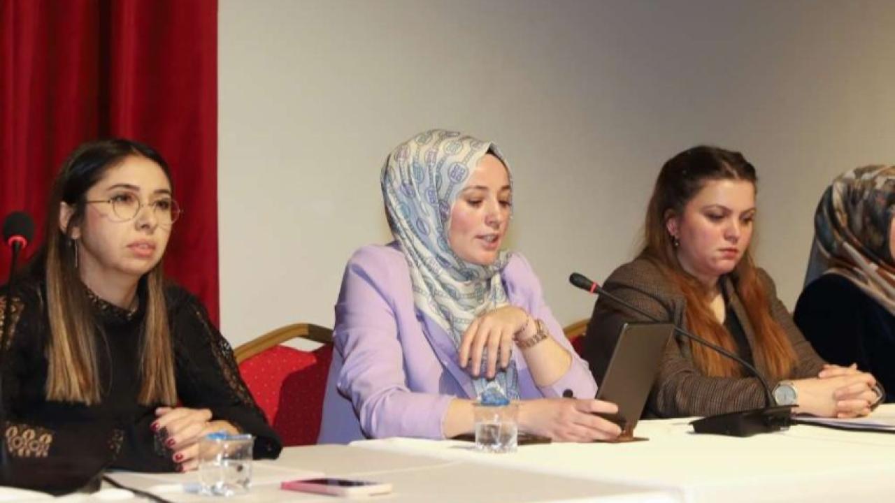 ARÜ’de kadın paneli düzenlendi