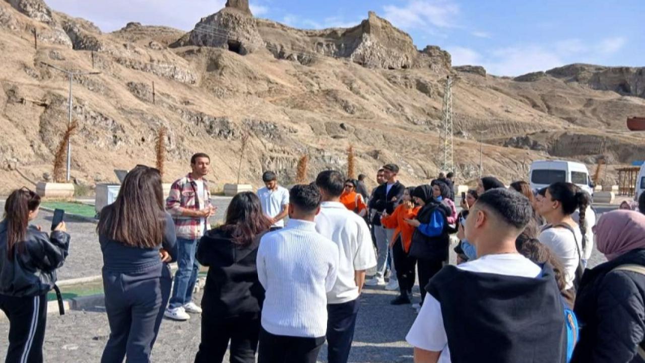 ARÜ’lü öğrenciler Nuh’un gemisini inceledi